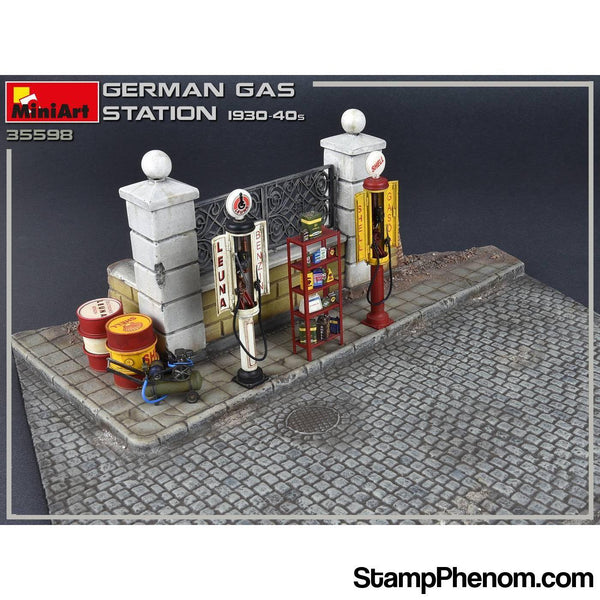 MiniArt - German Gas Station 1930‐40's 1:35-Model Kits-MiniArt-StampPhenom