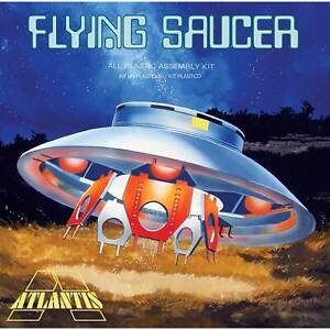 ATLANTIS TOY & HOBBY INC. The Flying Saucer UFO Invaders 1/72 AANA256 Plastic
