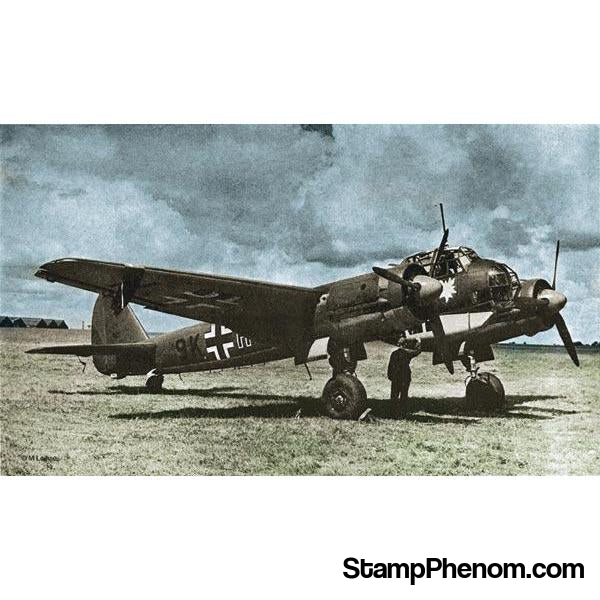 Revell Germany - Junkers Ju88 A-4 Bomber 1:72-Model Kits-Revell Germany-StampPhenom